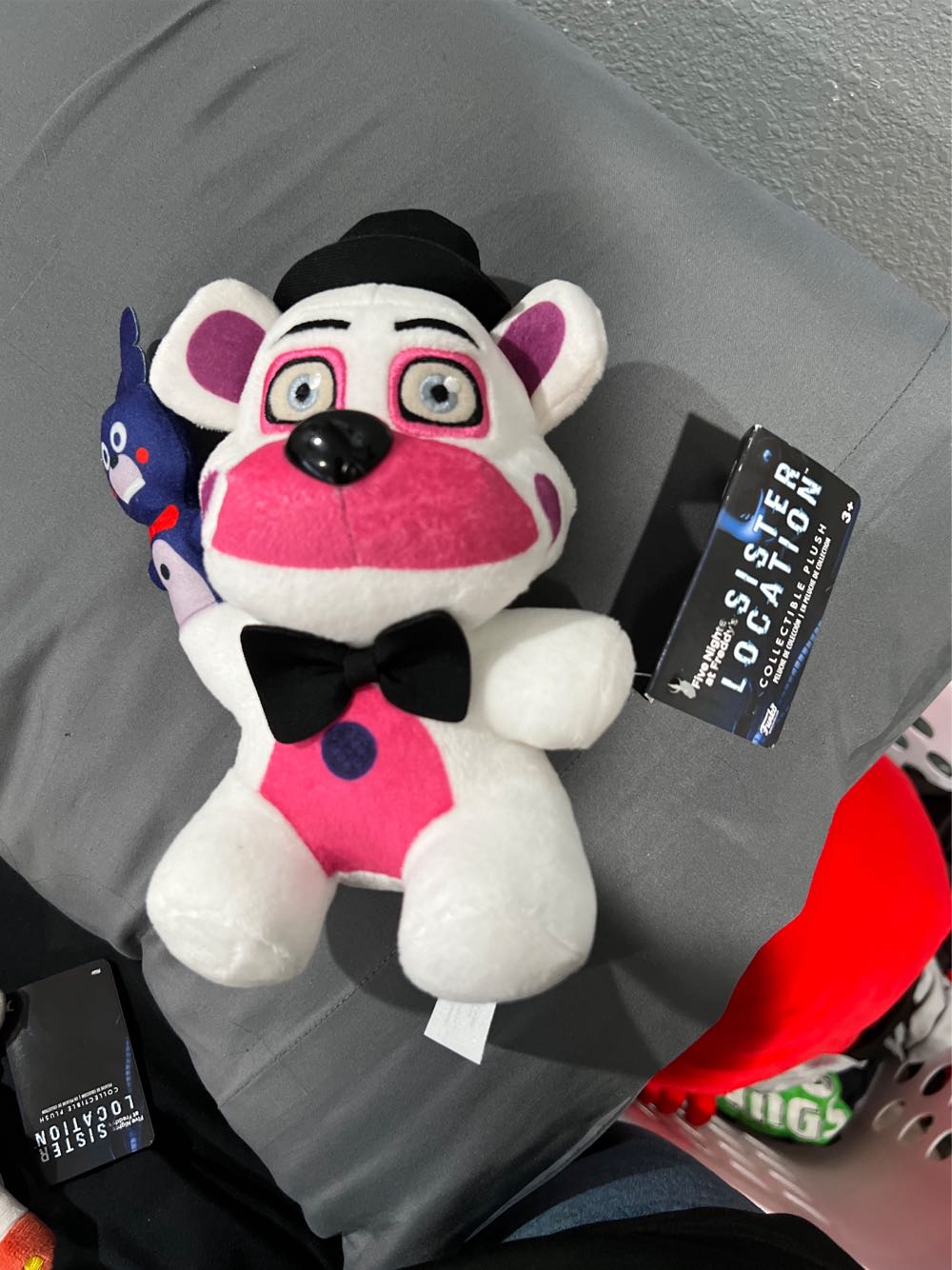 Funtime Freddy  (United States) plush collectible [Barcode 889698137836] - Main Image 2