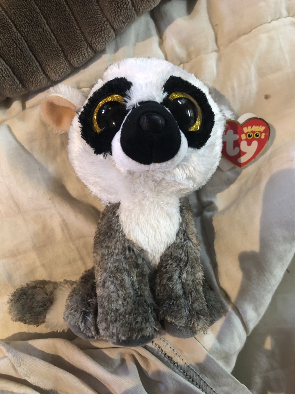 Linus the Lemur  (United States) plush collectible [Barcode 008421362240] - Main Image 2