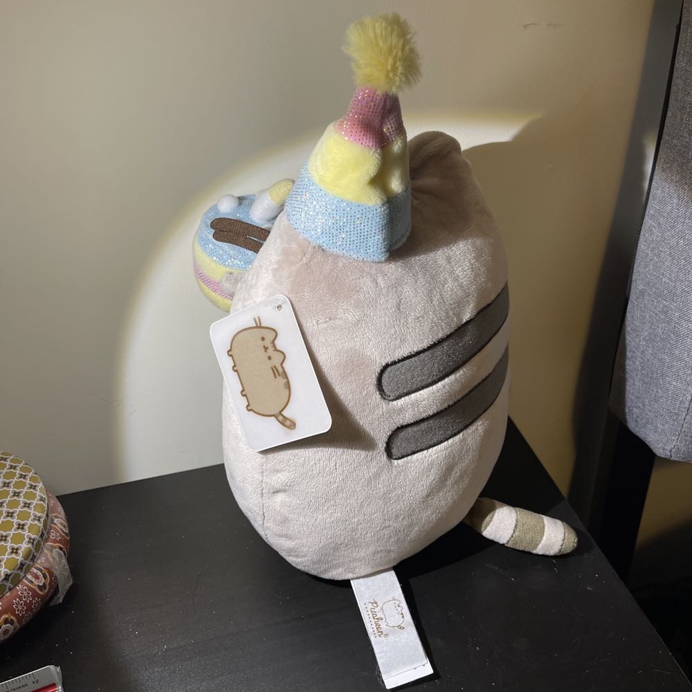 Pusheen - Birthday Cake  plush collectible - Main Image 2