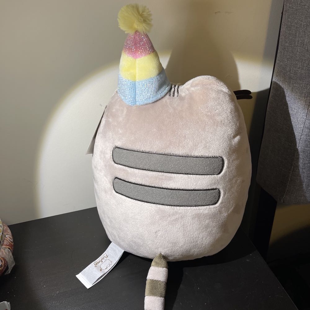 Pusheen - Birthday Cake  plush collectible - Main Image 3