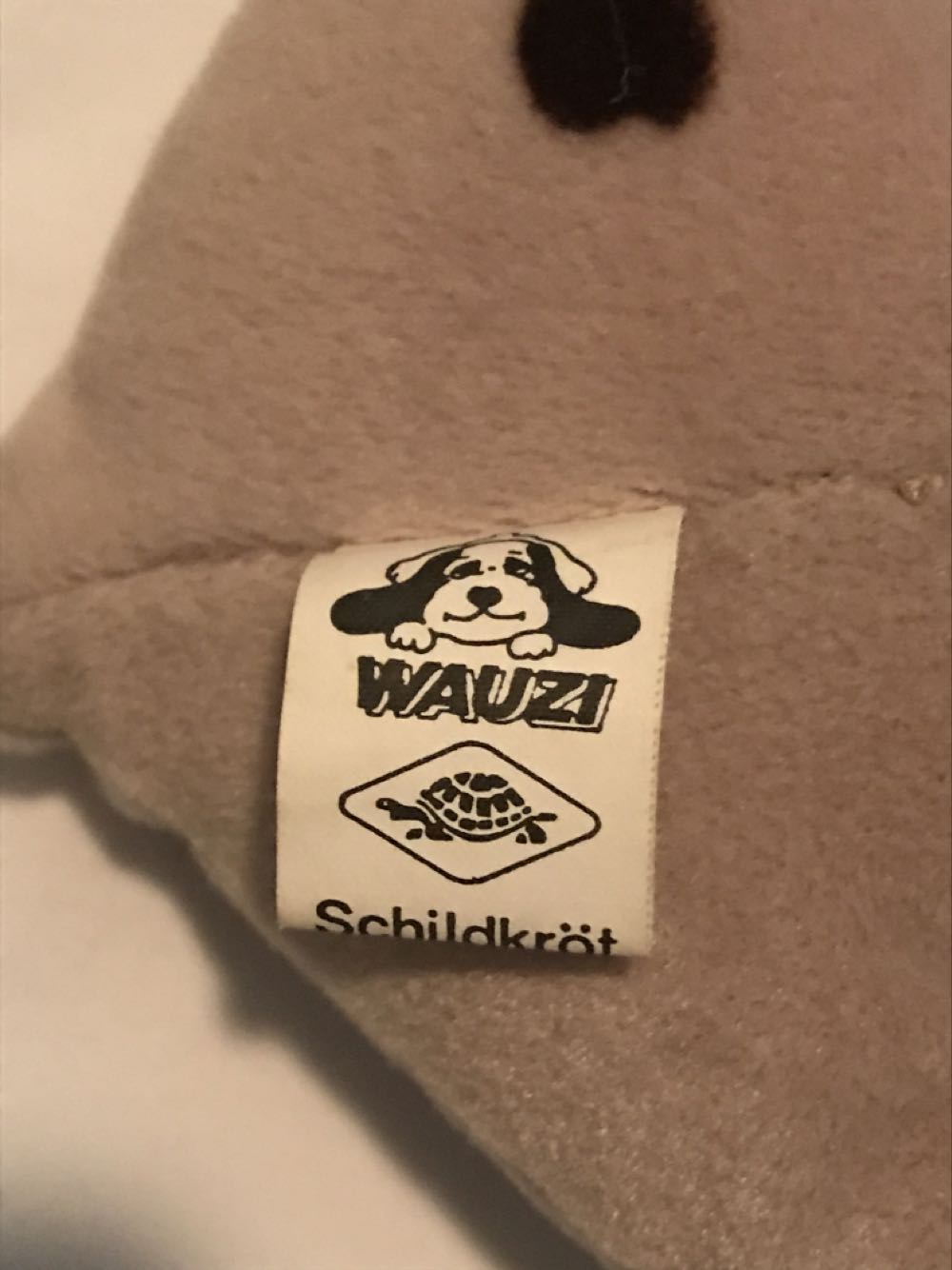 Hans Ger87-18N0-GDBrL  (Germany) plush collectible - Main Image 2