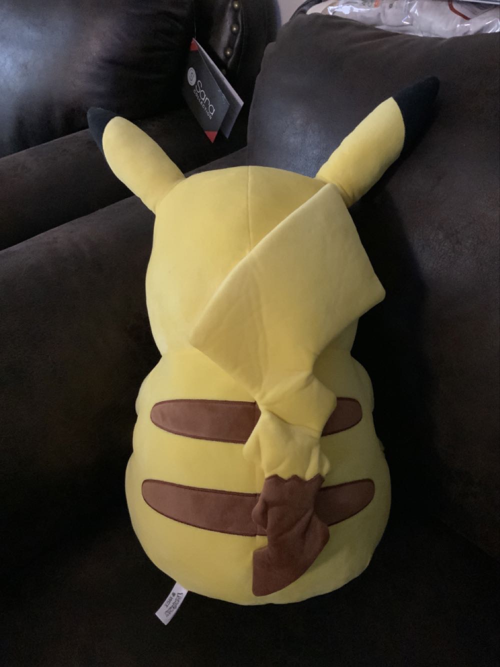 Pikachu 24”  (United States) plush collectible [Barcode 191726379744] - Main Image 2