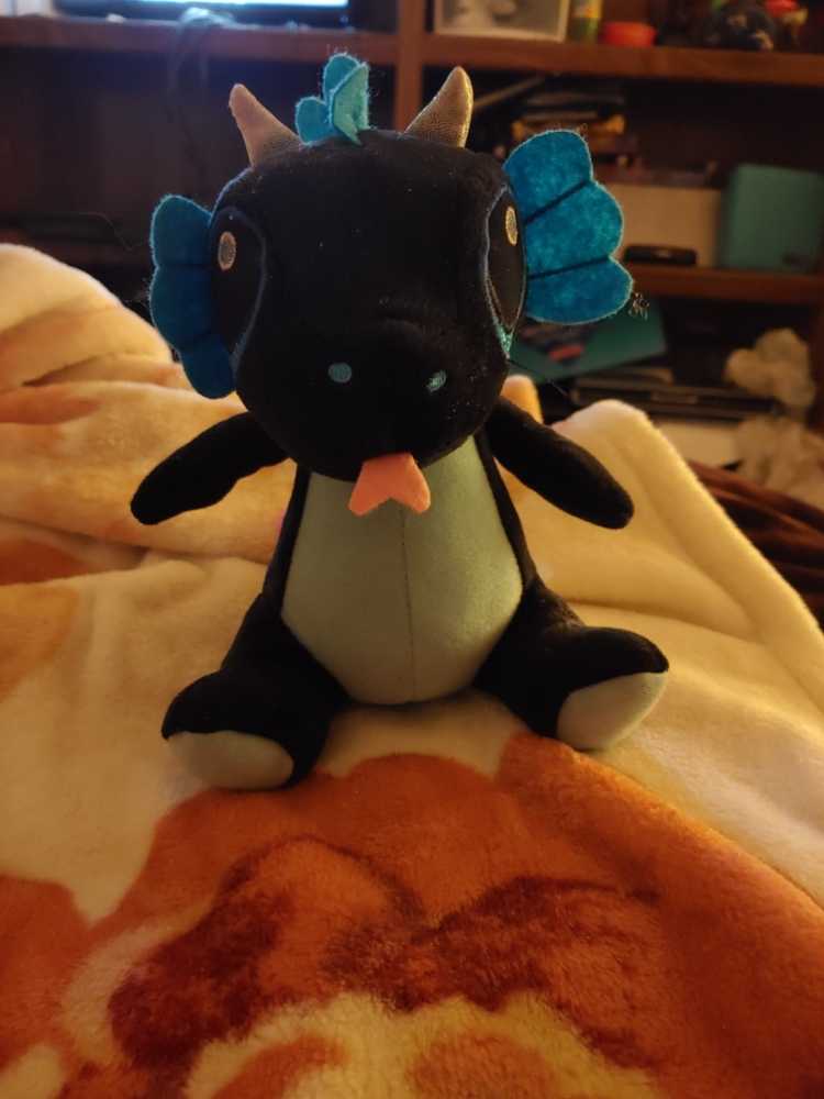 Edie 8” Squishmallow