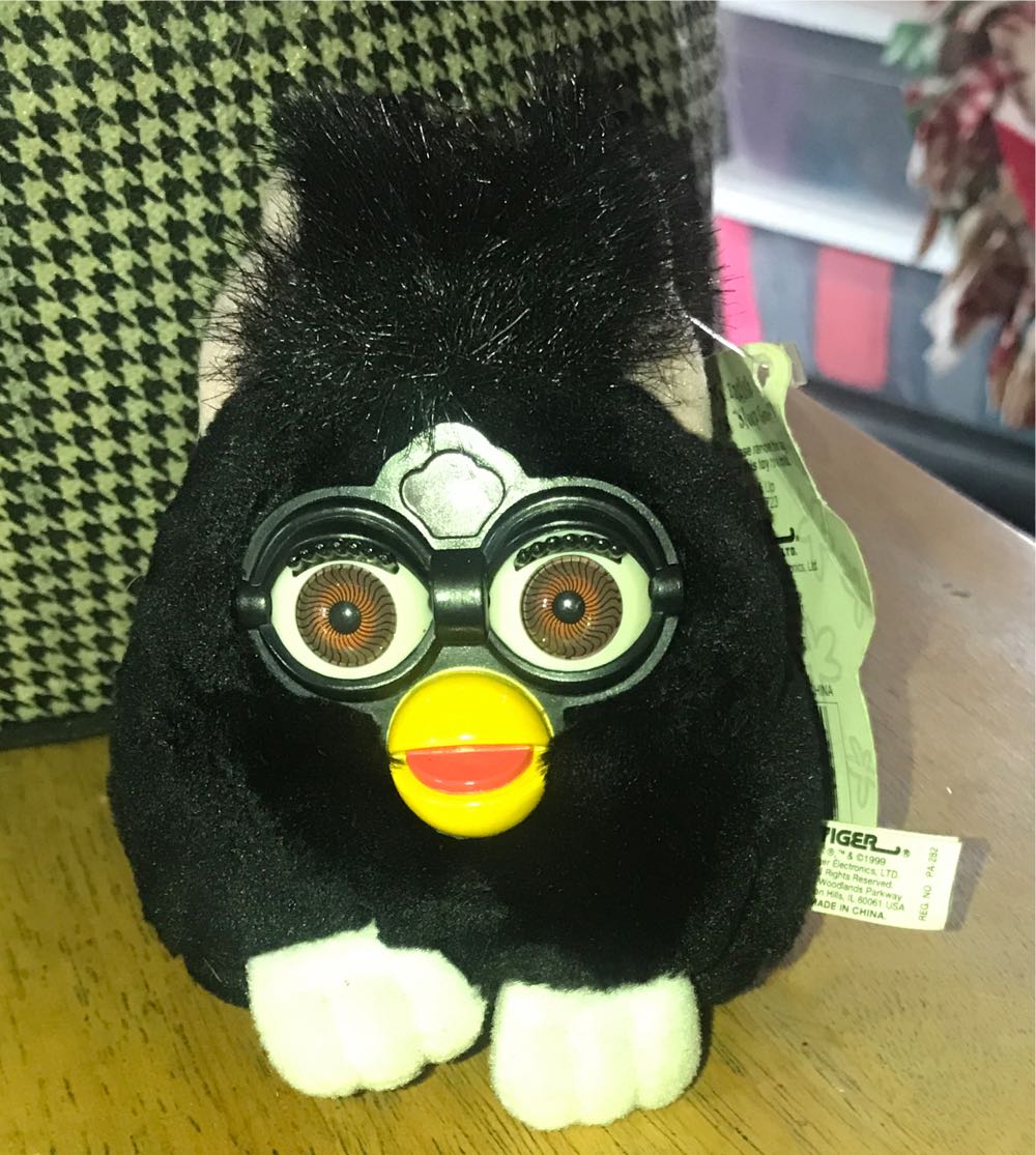 # Sleep Good Furby  plush collectible [Barcode 050626011812] - Main Image 2