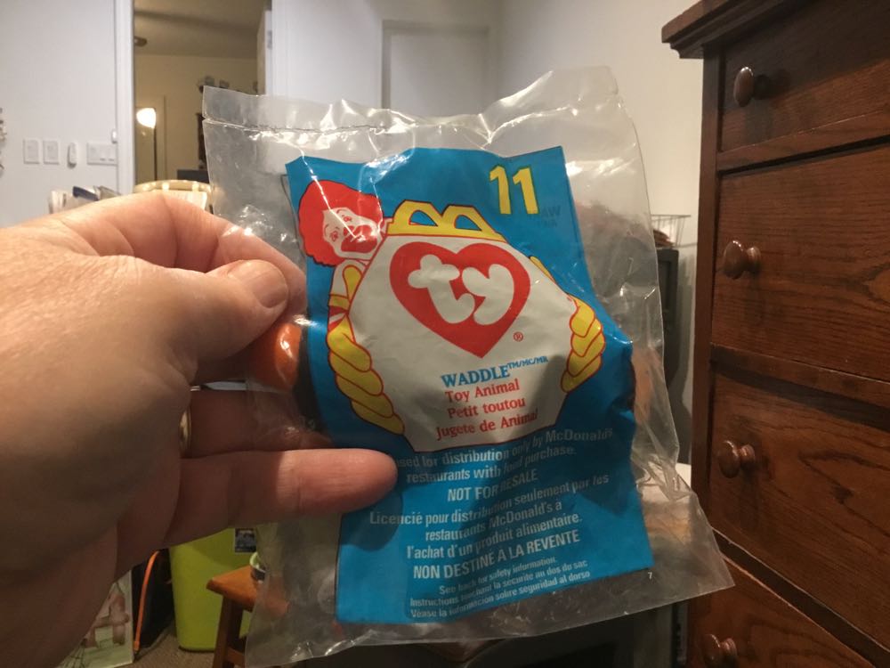 Waddles The Penguin #15 (2017 Mcdonalds Teenie Boo)  plush collectible - Main Image 2