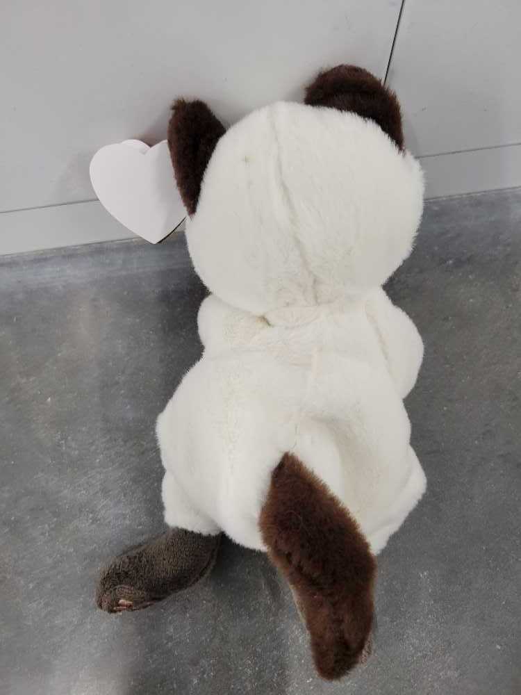Miso the Siamese Cat  (United States) plush collectible [Barcode 008421405480] - Main Image 2