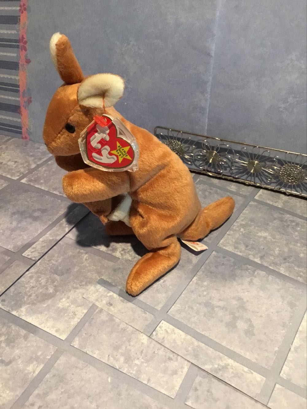 Pouch The Kangaroo 🦘 L  plush collectible [Barcode 008421041619] - Main Image 4
