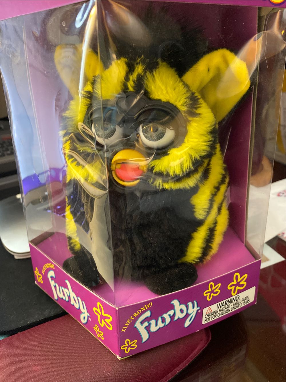 Furby Model 70-800  plush collectible [Barcode 050626006603] - Main Image 2