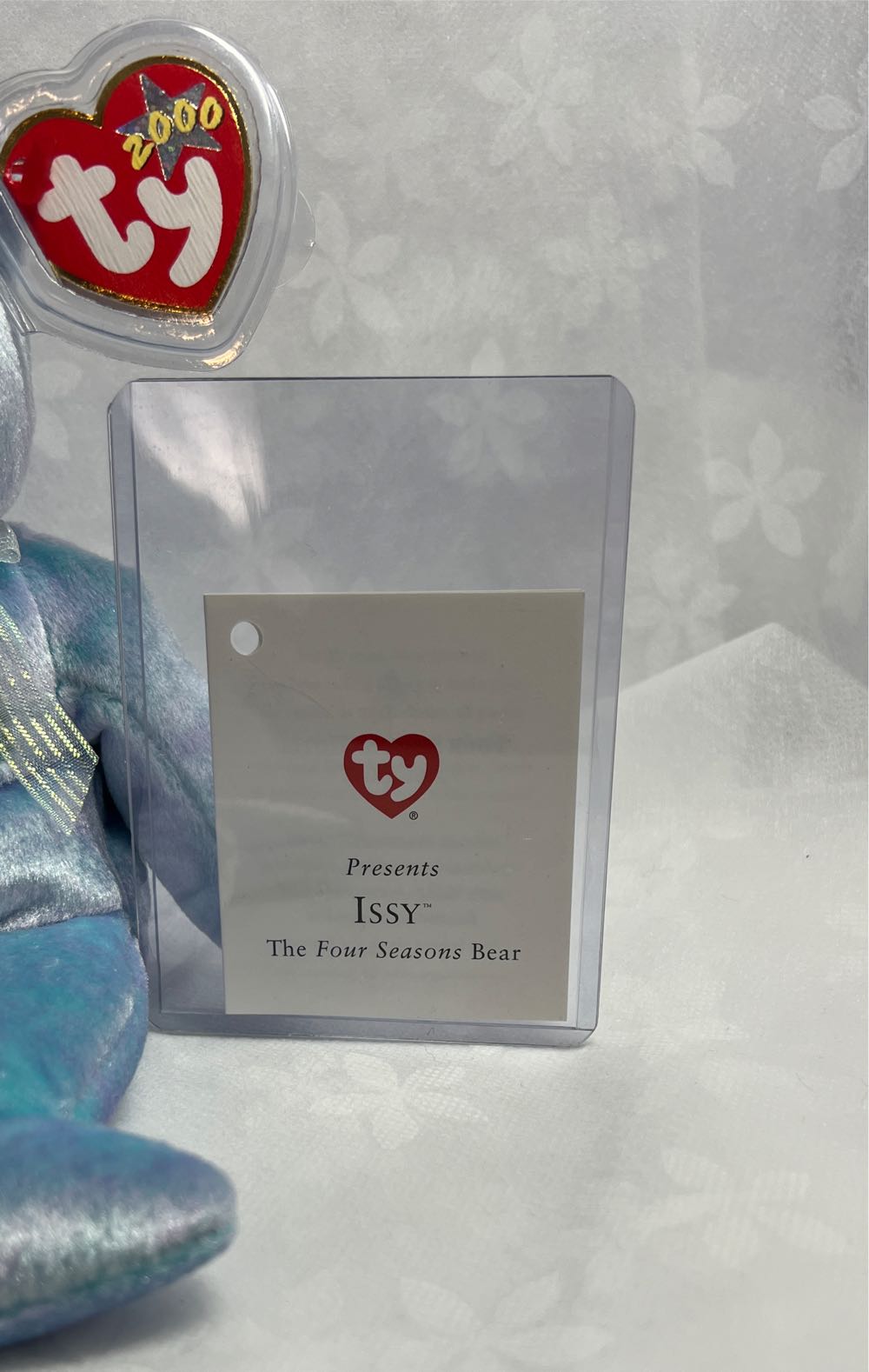 Issy New York W/Card   (United States) plush collectible - Main Image 2