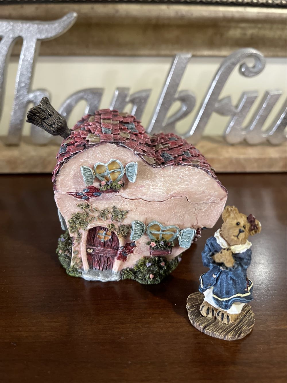 Boyds Bears Style # 19906  (United States) plush collectible - Main Image 1