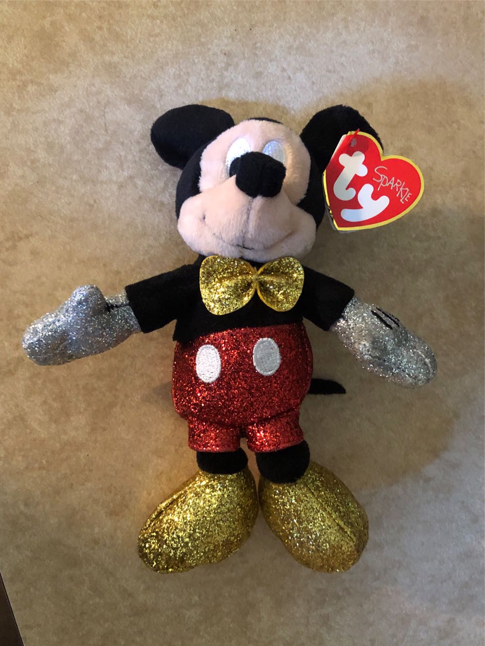 Mickey Mouse  plush collectible [Barcode 008421410989] - Main Image 2