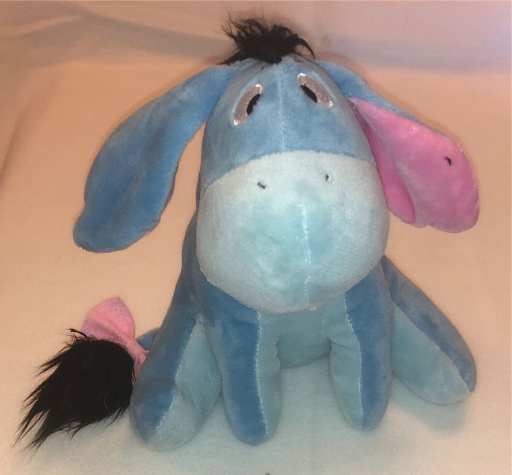 Sawyer the squirrel 3.5 Clip Squishmallows 