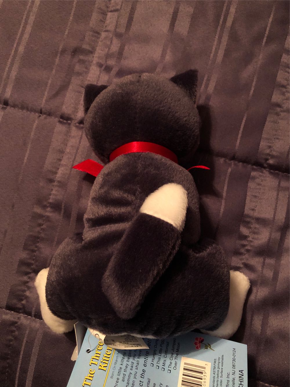 CVS Peter Cottontail Friends 3 Little Kittens  plush collectible [Barcode 719579069393] - Main Image 2