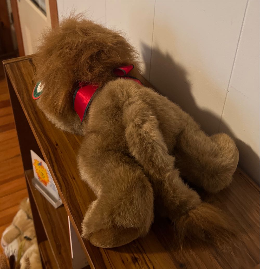 People Pals Lion  plush collectible - Main Image 4