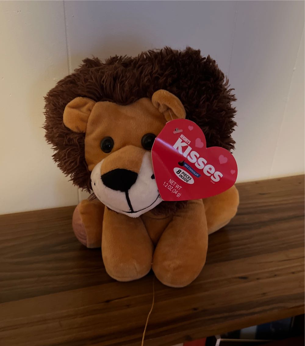 Reese’s Stuffed Lion Plush Orange Heart Shaped Mane. Super Soft 8”  plush collectible [Barcode 768395525897] - Main Image 2