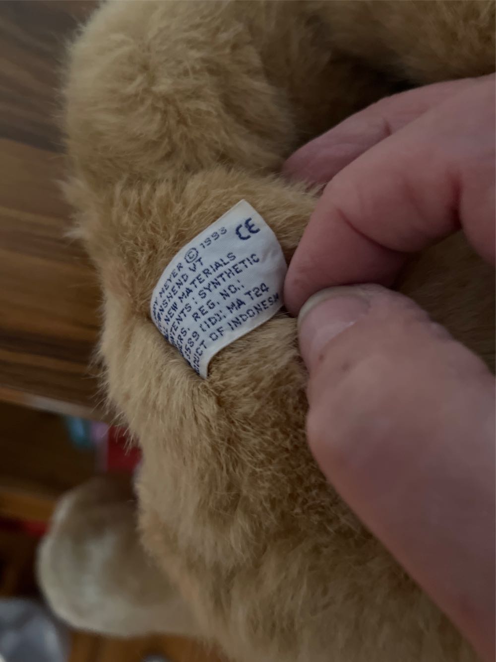 Mary Meyer 1993 Lion  plush collectible - Main Image 3