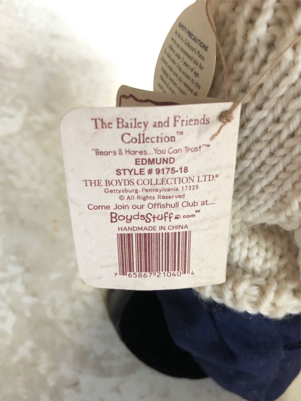 **Edmund Boyd’s Bears  plush collectible [Barcode 765867210404] - Main Image 3