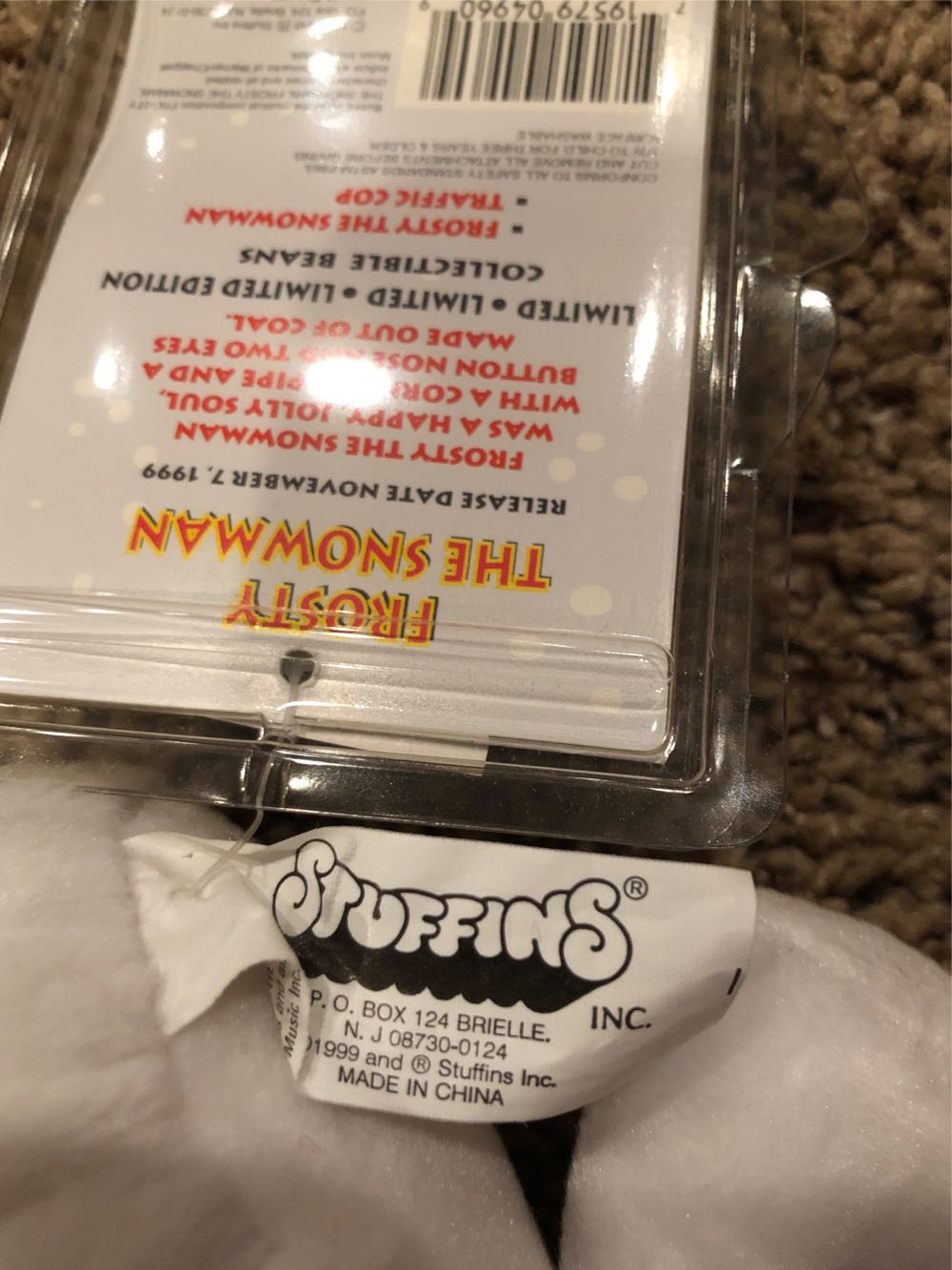 Wonderland Cvs Frosty The Snowman Frosty’s Winter Wonderland Stuffins Cop Of Collectable Tag Hinkle Traffic W Tags And Frostys Karen  plush collectible [Barcode 719579049609] - Main Image 4