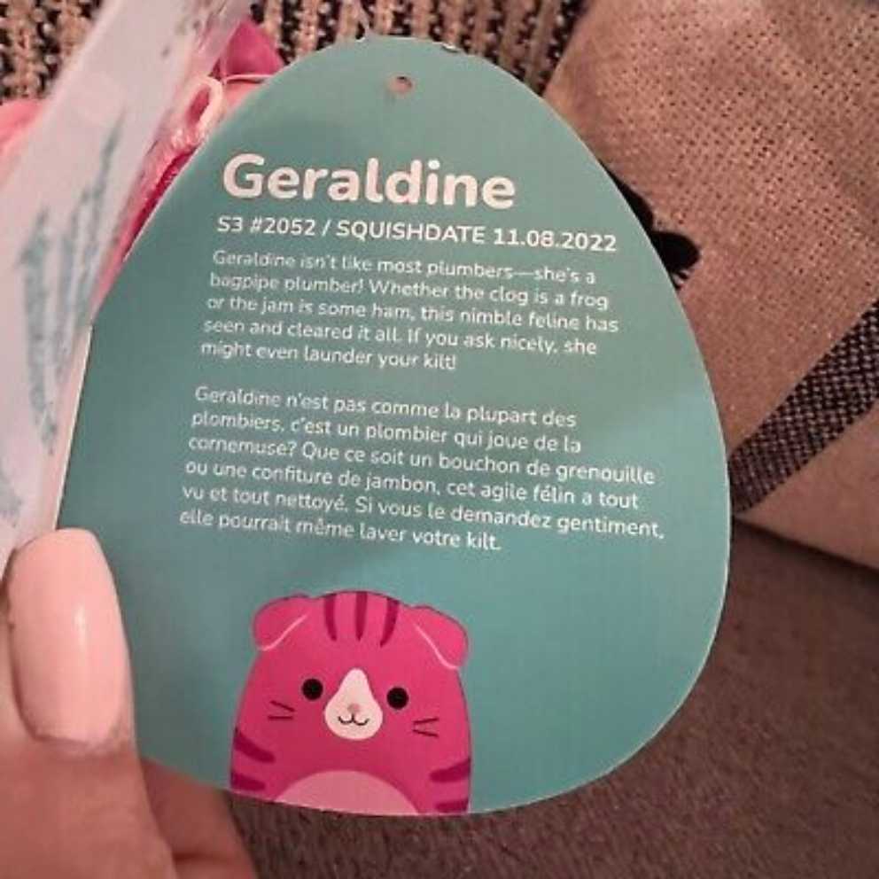 Geraldine 3.5” Clip  plush collectible [Barcode 196566196568] - Main Image 3