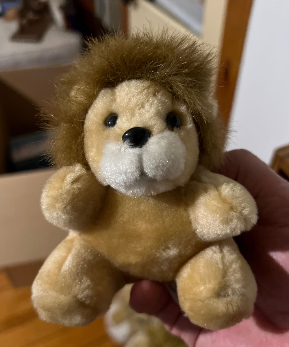 Stephen Smith Lion  plush collectible - Main Image 3