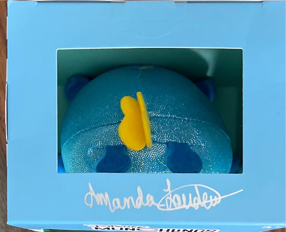 Disney Munchlings Chocolate Piñata Heimlick  plush collectible [Barcode 400959823512] - Main Image 2