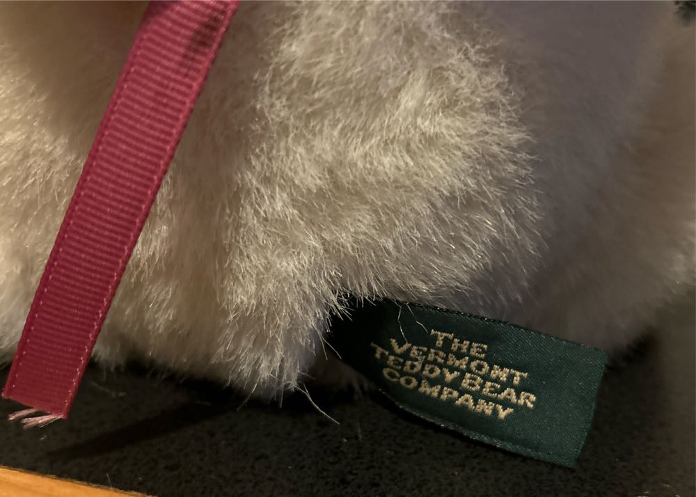 Vermont Teddy Bear, Cupid Valentine Bear  (United States) plush collectible - Main Image 3