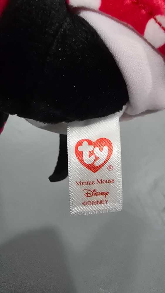 Minnie Mouse  (Canada) plush collectible [Barcode 008421440085] - Main Image 3