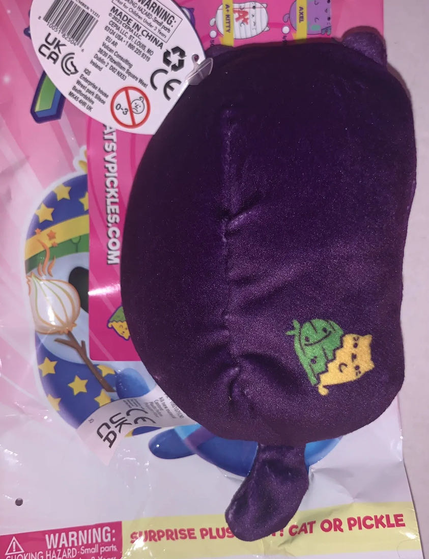 Cats vs Pickles Fuschia Series EMPEROR CAT #500 NEW Penguin Kitty  (United States) plush collectible - Main Image 3