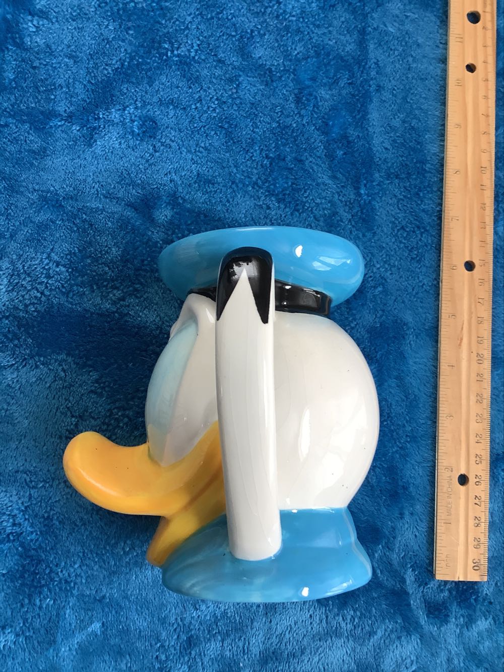 9) Donald Duck Old Mug  plush collectible [Barcode 400150198136] - Main Image 2