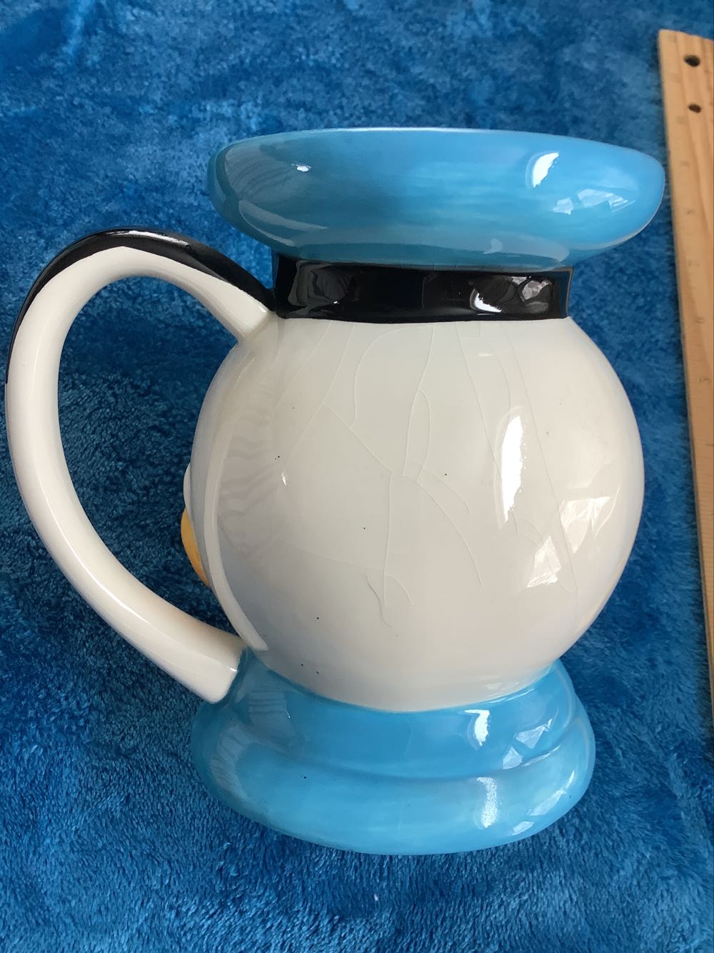 9) Donald Duck Old Mug  plush collectible [Barcode 400150198136] - Main Image 3