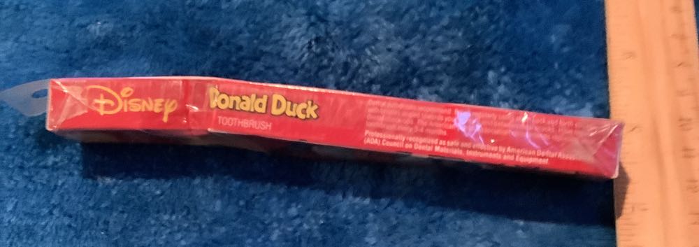 33) Disney Pepsodent Donald Duck Of New Sealed Ada 1980s Kids ”un Opened” Toothbrush  plush collectible [Barcode 011113850130] - Main Image 4