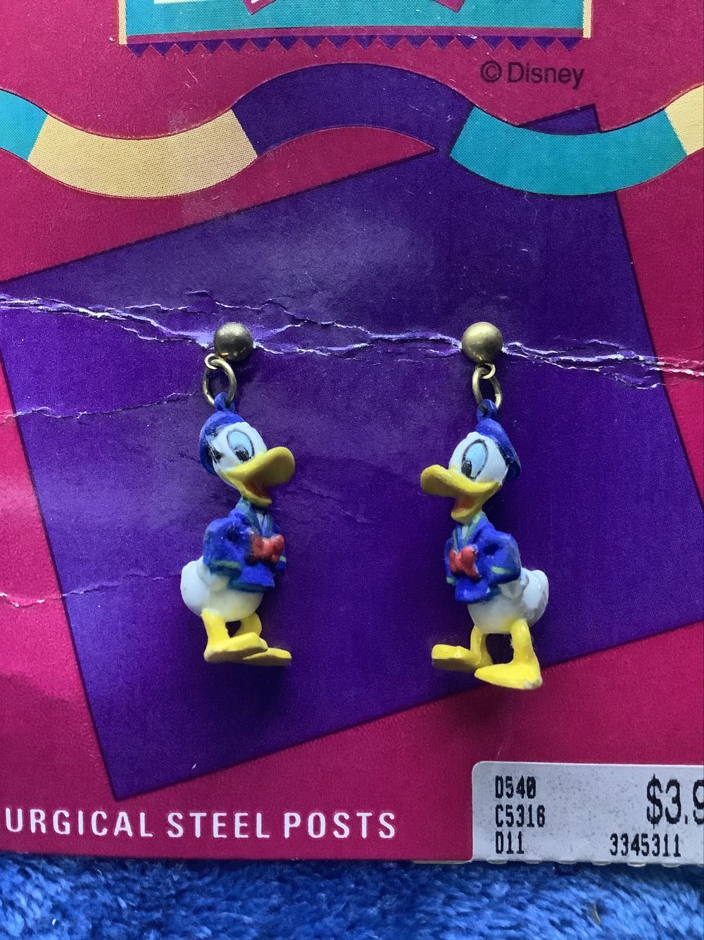 54) Donald Duck Dangle Earrings Never Worn  plush collectible - Main Image 3
