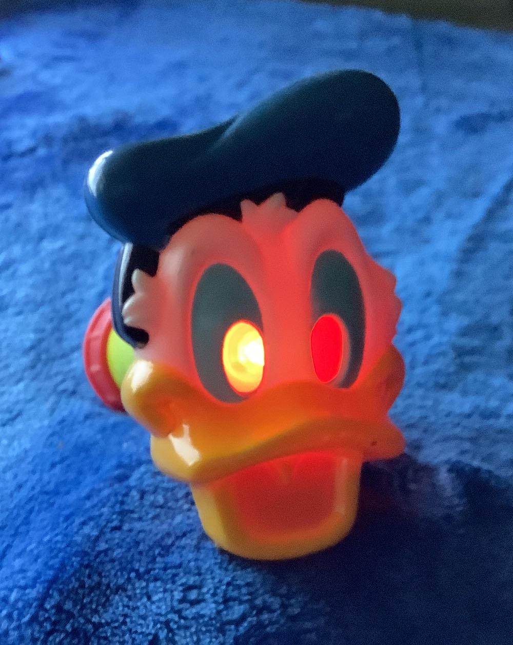 71) Vintage 1968 Donald Duck Flashlight Fun Face  plush collectible - Main Image 3