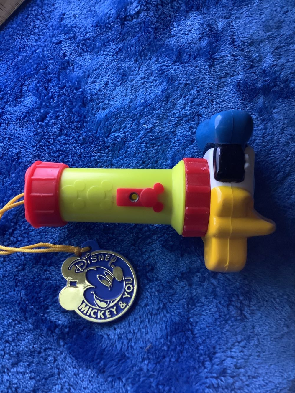 71) Vintage 1968 Donald Duck Flashlight Fun Face  plush collectible - Main Image 4