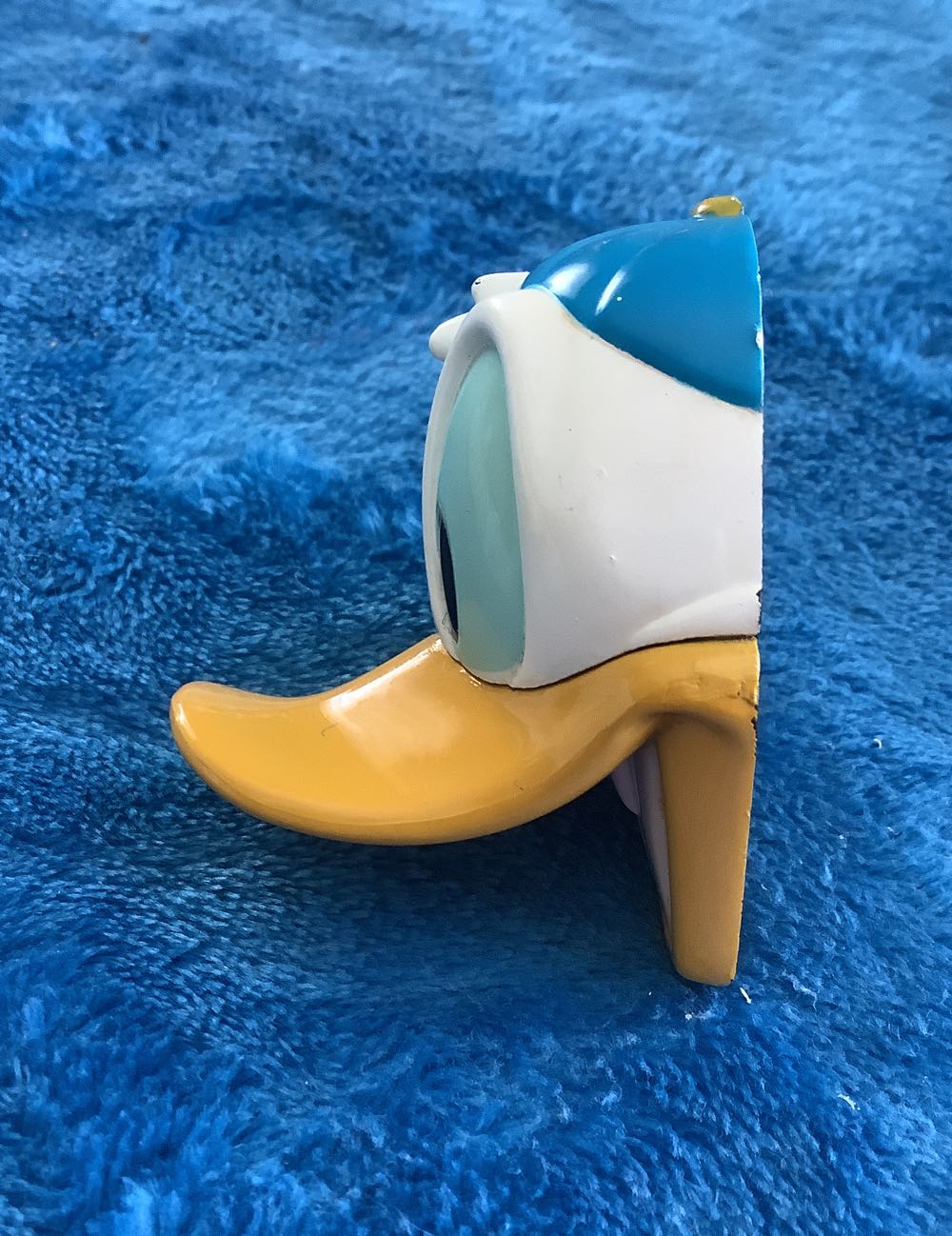 81) Vintage 3-D face magnet Donald Duck Walt Disney parks  plush collectible - Main Image 4