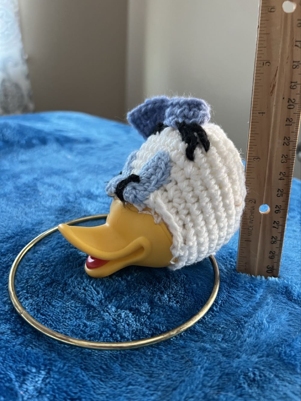 94) handmade, knitting/crocheted Donald Duck towel holder ring  plush collectible - Main Image 4