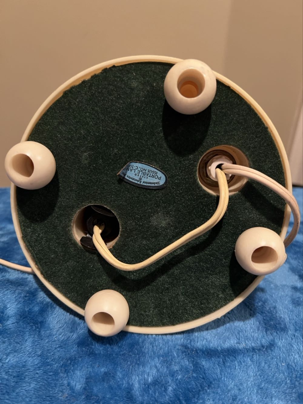 95) Pre-1968,Working Donald Duck Lamp With Disney Shade   plush collectible - Main Image 4