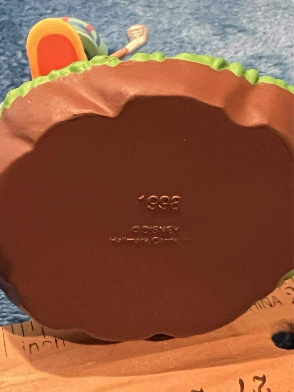 101) 1998 Hallmark Disney Ornament Donald Duck Golfing in GREAT shape!  plush collectible - Main Image 4