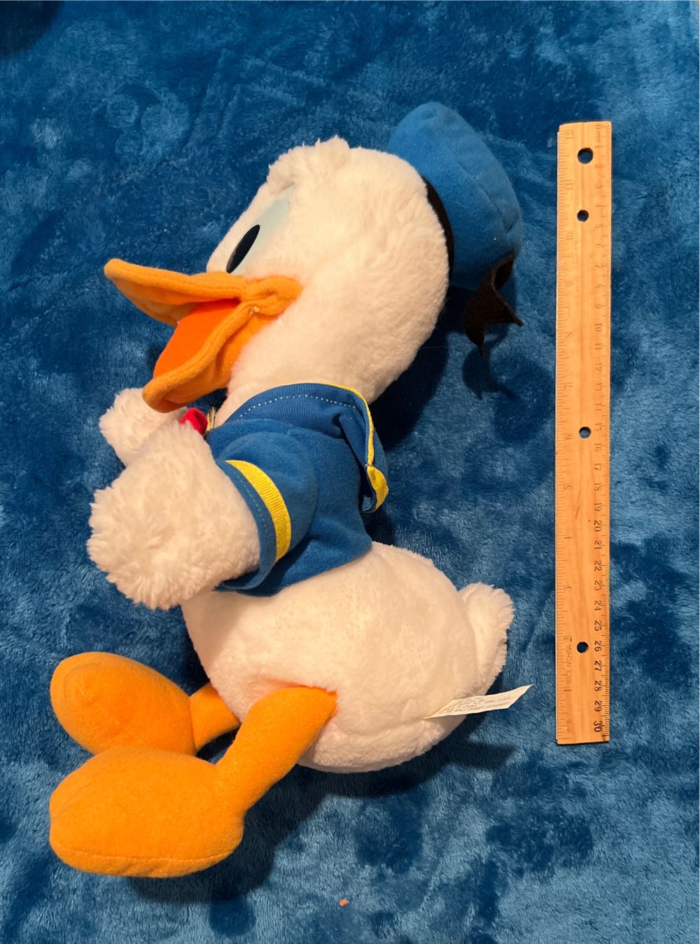 180) Disney Donald Duck Plushy Keychain (w/o original price tag) 1990s