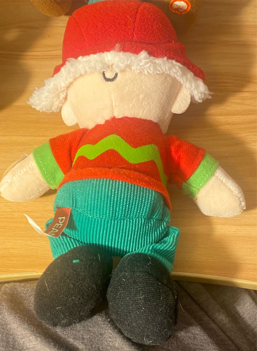 Peanuts Musical Holiday Charlie Brown  (United States) plush collectible - Main Image 2