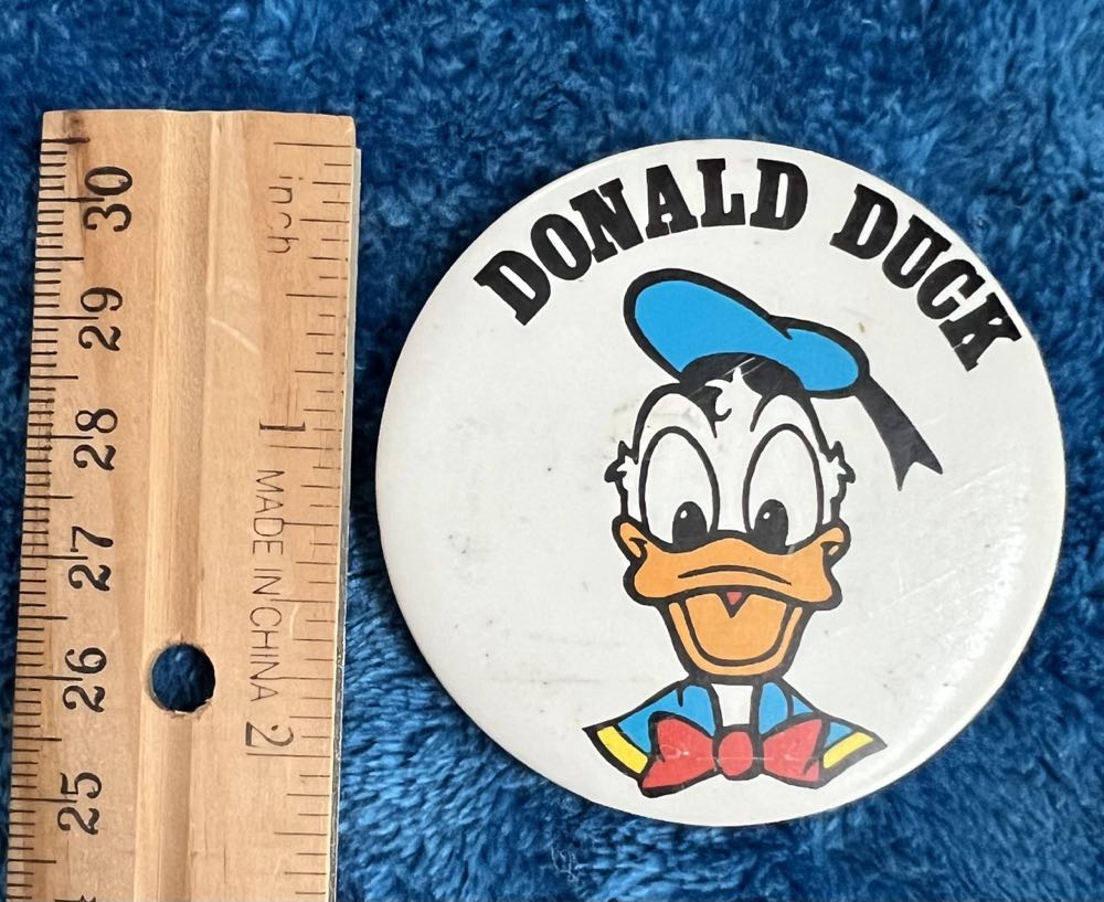 120) 1988 The Walt Disney Company ”Donald Duck”  2 1/4 In. Pin Back Button VG+  plush collectible - Main Image 2