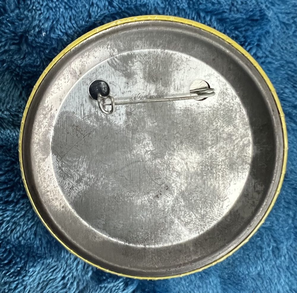 123) DONALD DUCK Walt Disney -- Vintage 3.5” Pinback Button   plush collectible - Main Image 3