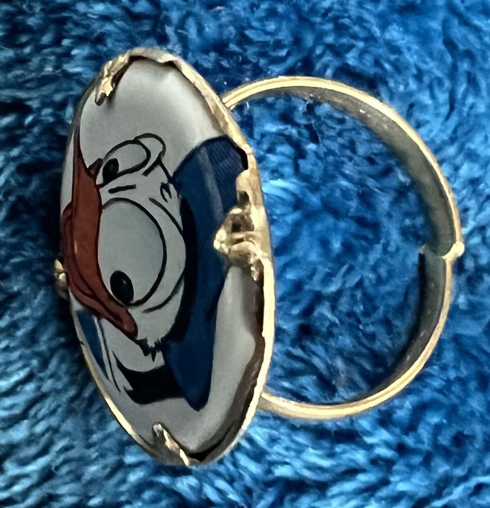124) Vintage Donald Duck Toy Ring metal adjustable back  plush collectible - Main Image 2