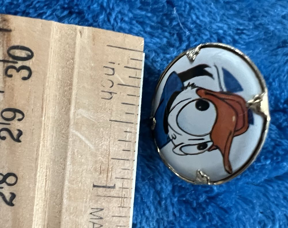 124) Vintage Donald Duck Toy Ring metal adjustable back  plush collectible - Main Image 3