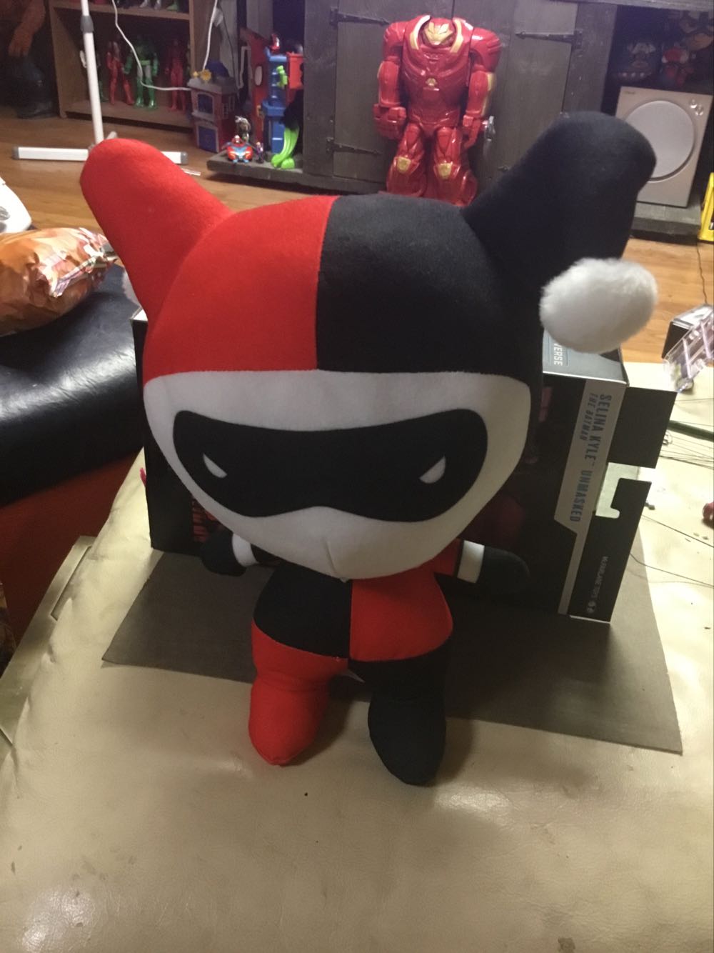 209) frosted glass, Donald Duck, mini on mirror, Disneyland, vintage