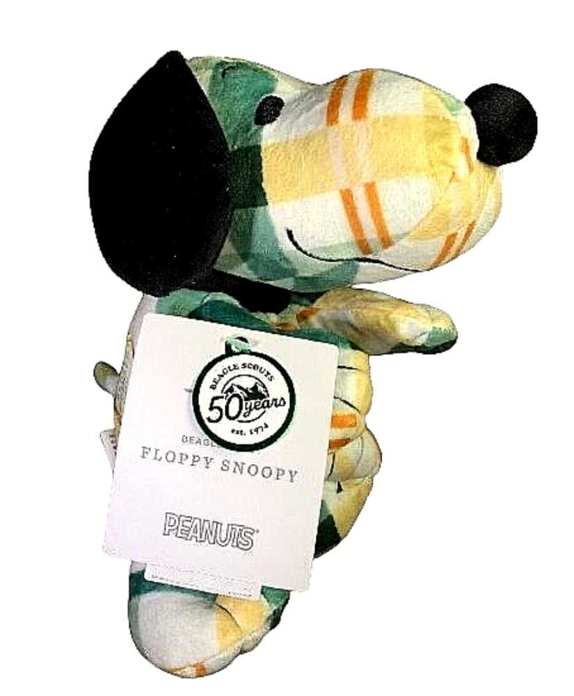 Beagle Scout Floppy Snoopy   (United States) plush collectible [Barcode 661127016536] - Main Image 3
