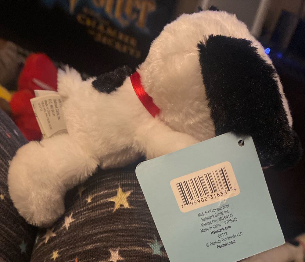 Hallmark Peanuts Happy Valentine Snoopy Lying Down Plush  (United States) plush collectible [Barcode 795902316334] - Main Image 2