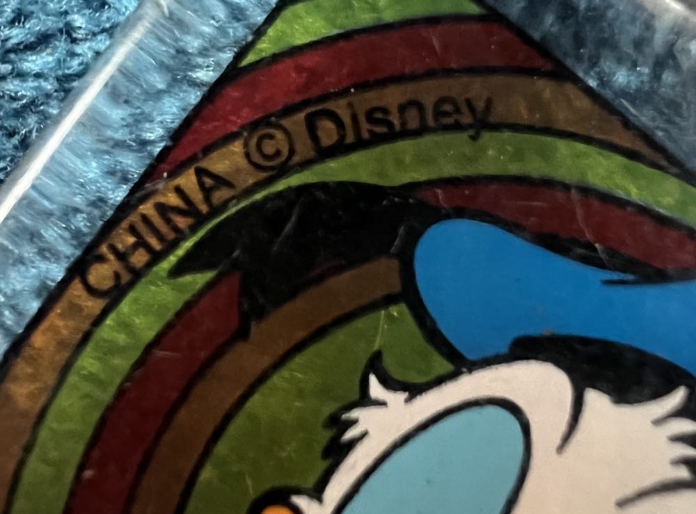 131) Donald Duck Face Plastic Square Keyring Vintage   plush collectible - Main Image 4