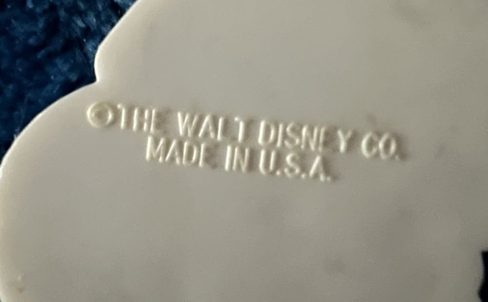 136) Vintage Donald Duck, Summer Usa Label Pin Monogram Production Incorporated Walt Disney  plush collectible - Main Image 2