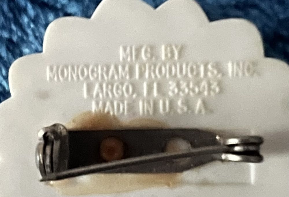 136) Vintage Donald Duck, Summer Usa Label Pin Monogram Production Incorporated Walt Disney  plush collectible - Main Image 4